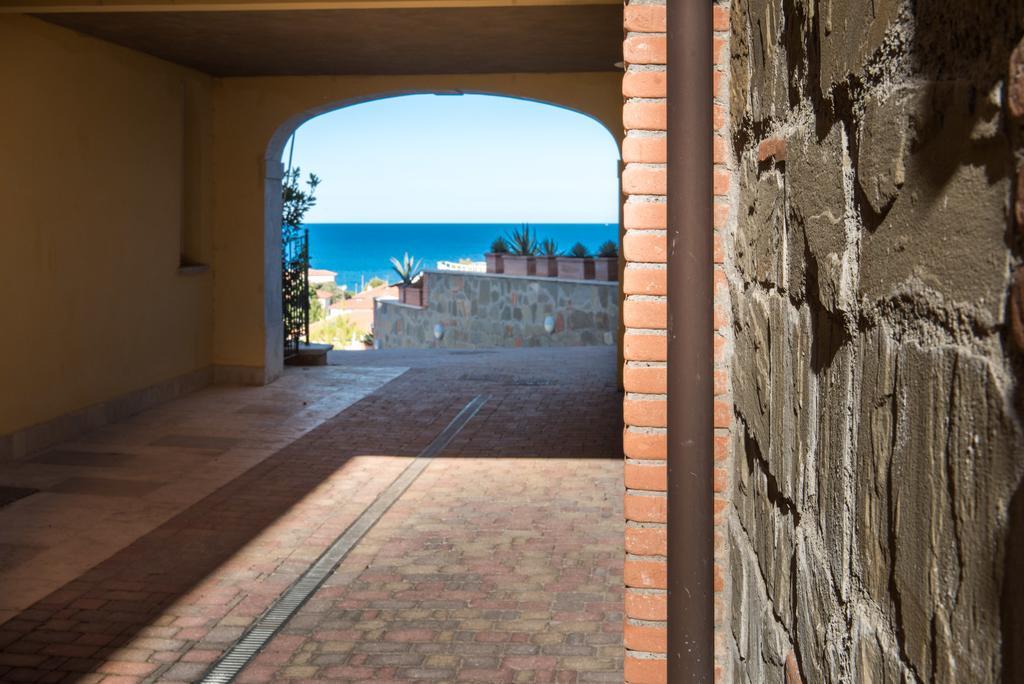 Ferienwohnung Castel Del Mare San Vincenzo Exterior foto